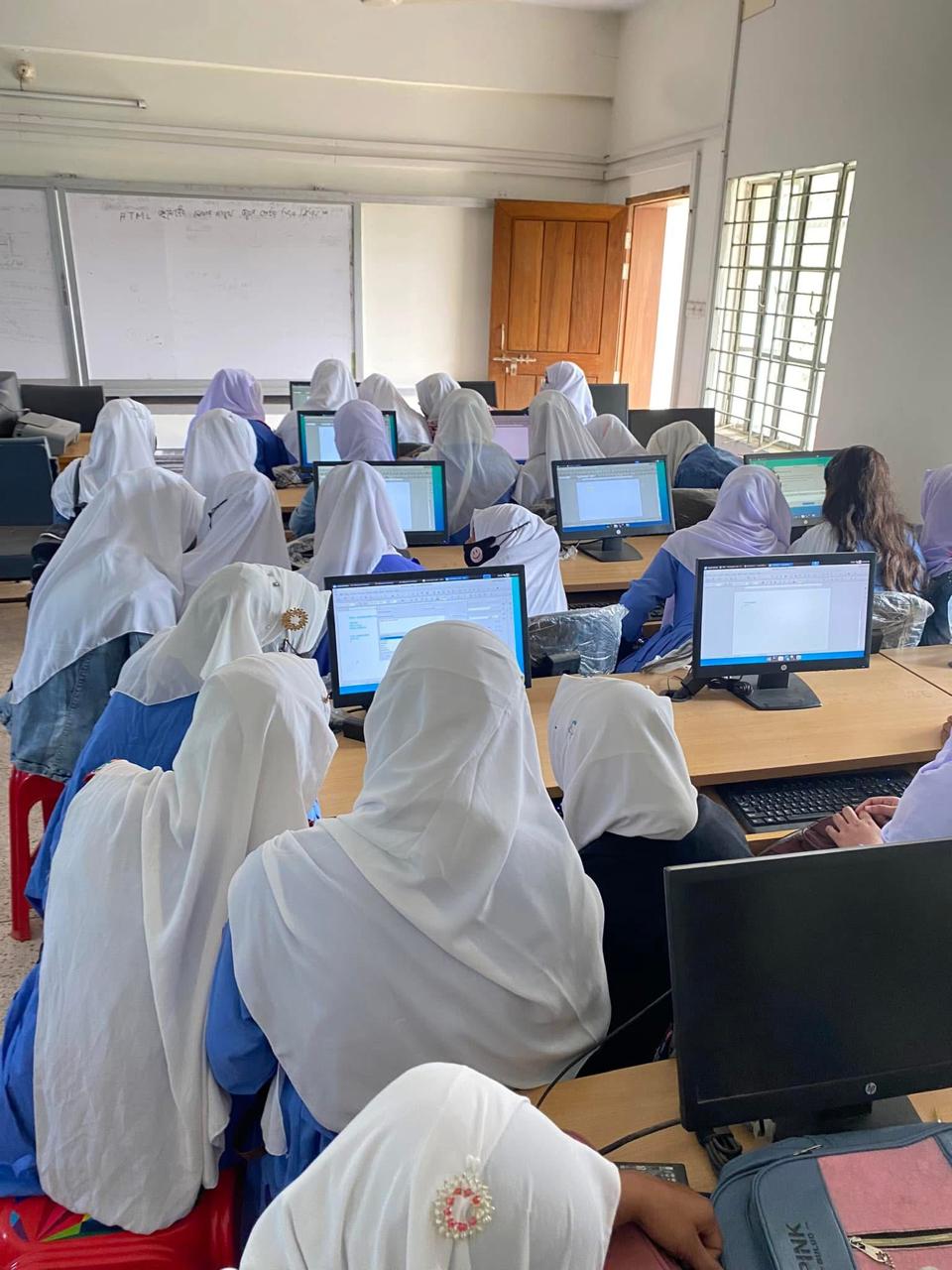 কম্পিউটার ল্যাব